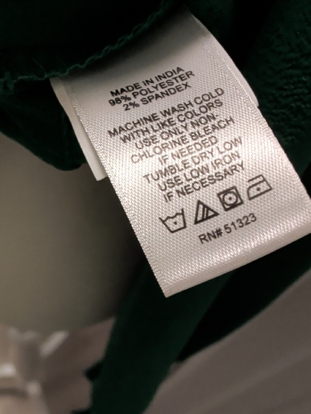 CeCe- Size L Emerald Green Ruffle Tie-Neck Blouse NWT - Picture 11 of 15